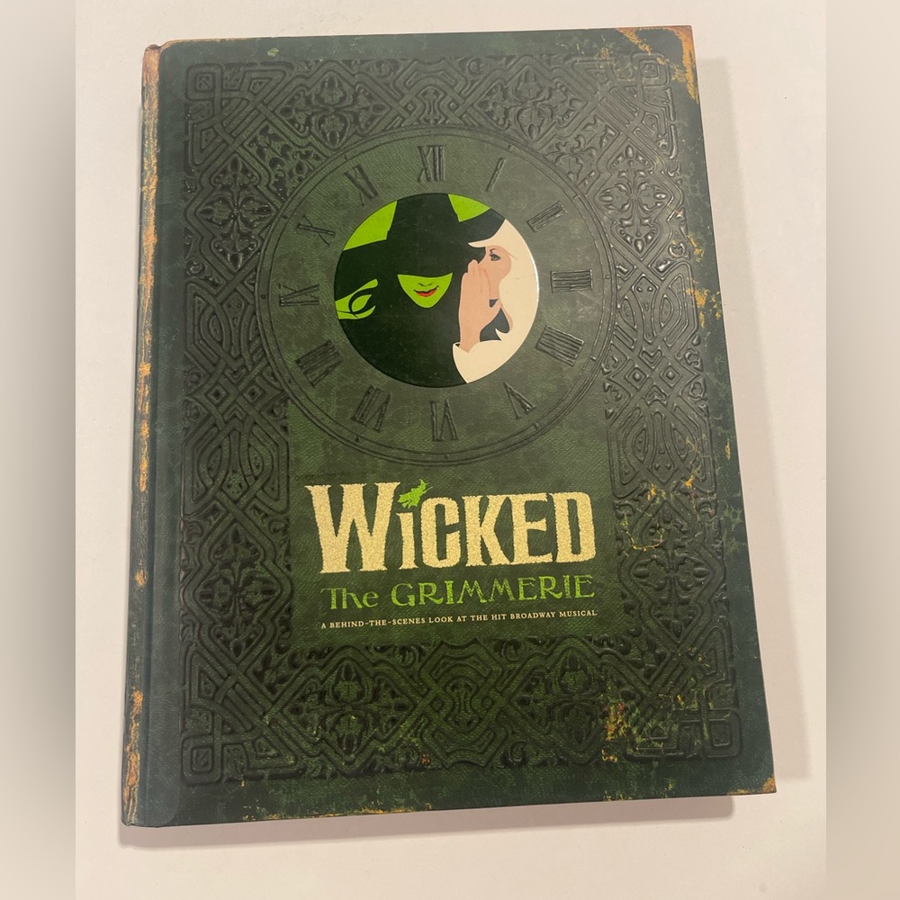 Wicked broadway The Grimmerie Book